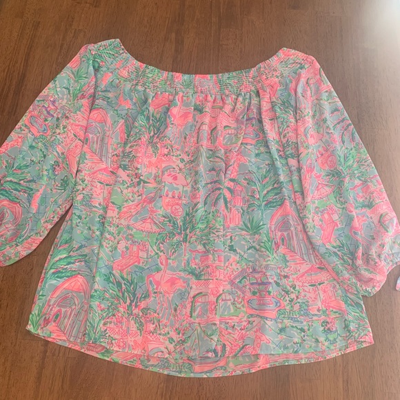 Lilly Pulitzer Maryellen Off-The-Shoulder Top
SZ M Bali Blue Spotted on Worth - Picture 6 of 13